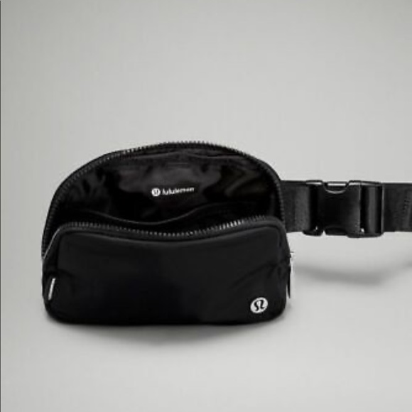 Lululemon Everywhere Belt Bag - Picture 2 of 6